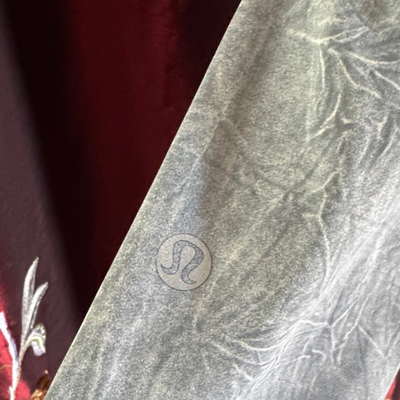 Gray Patterned Leggings - Picture 5 of 5